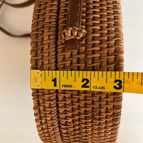 Round Straw Crossbody Bag - Picture 13 of 14